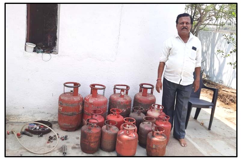 అక్ర‌మంగా గ్యాస్ సిలిండ‌ర్ల రీఫిల్లింగ్