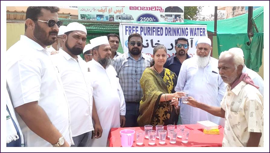 బాటసారుల దాహార్తి తీర్చడం అభినందనీయం