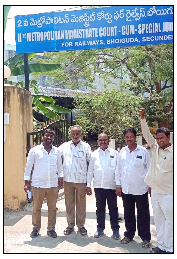 ఉద్యమ కారులపై కేసులను ఎత్తివేయాలి