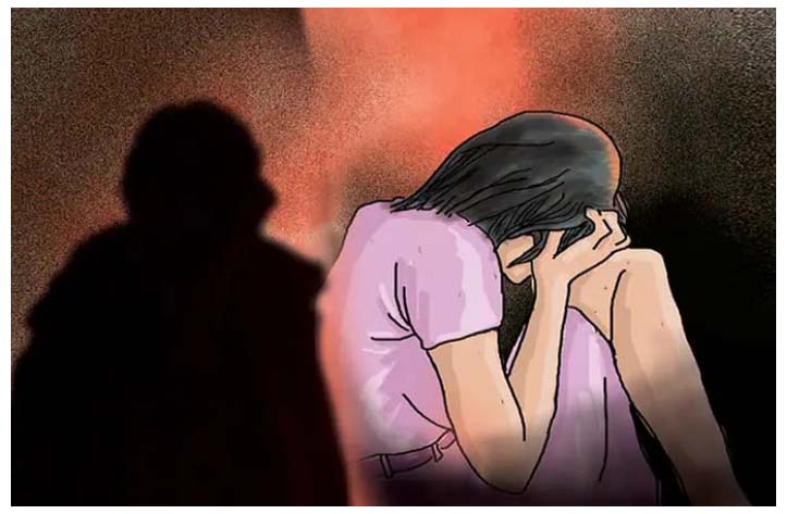 చార్జర్‌, నీళ్లు కావాలని వచ్చి..!