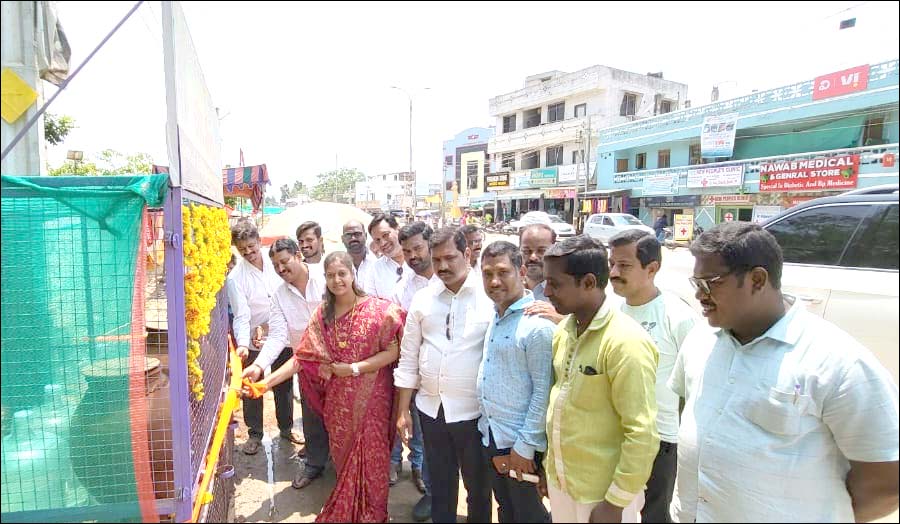 చలివేంద్రాల సేవ ఆదర్శనీయం