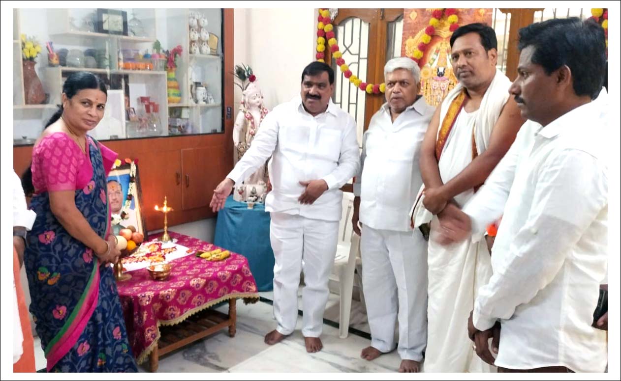 కోట్రికకు నివాళులు అర్పించిన ఎమ్మెల్సీ మ‌హేంద‌ర్ రెడ్డి