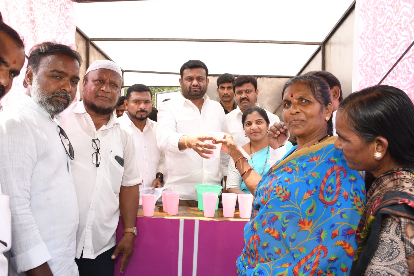 చలివేంద్రాల సేవా ప్రజా అంకితం..!