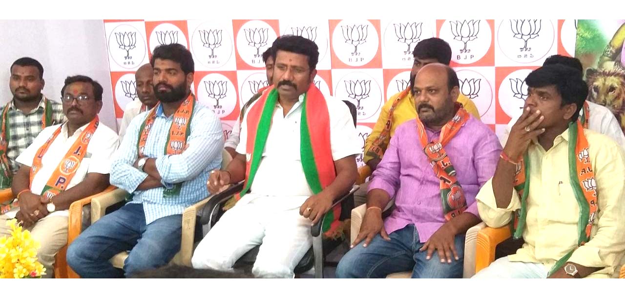 కల్తీ మద్యంపై దృష్టిసారించాలి
