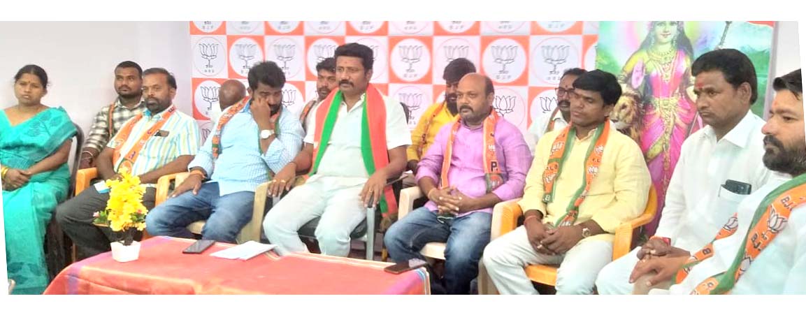 కేంద్ర పథకాలపై తెలంగాణ సర్కారు కుట్ర