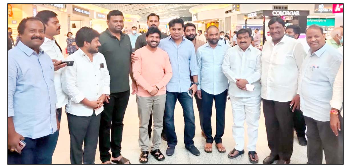కేటీఆర్‌తో ఢీల్లికి ఎమ్మెల్సీ, ఎమ్మెల్యేలు