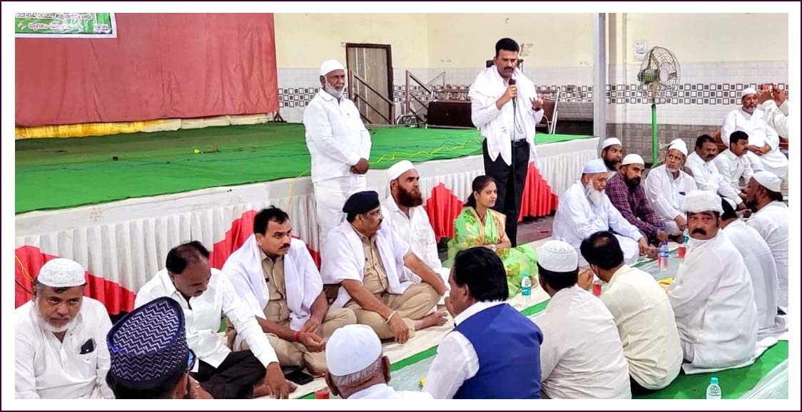 ఐక్య‌త‌కు నిద‌ర్శ‌నం ఇఫ్తార్ విందులు
