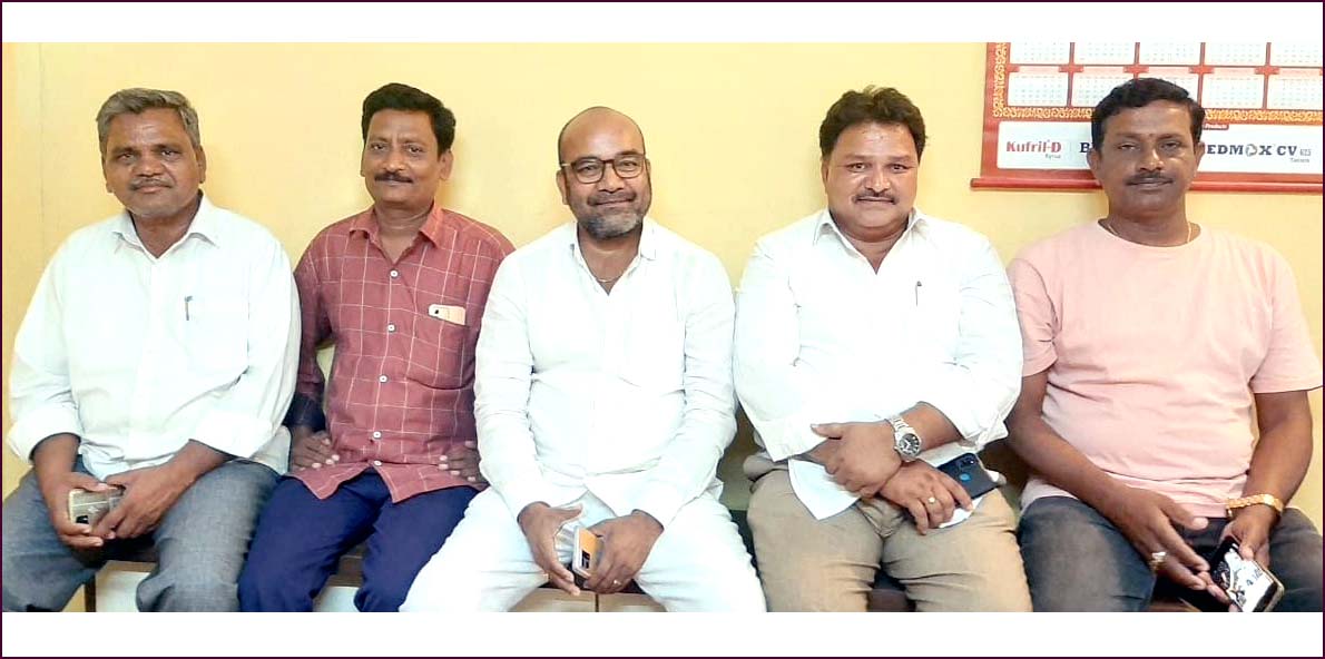 అధికారా.. అధికార పార్టీకి తొత్తా..?
