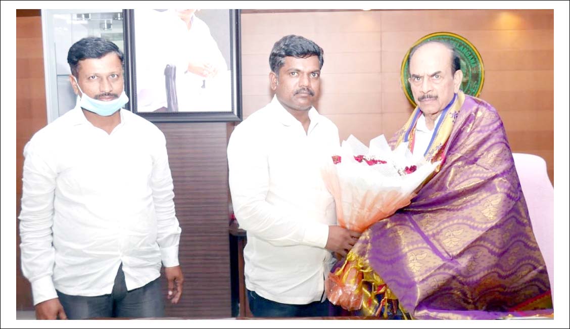 హోంశాఖ మంత్రిని కలిసిన‌ హన్మంతు