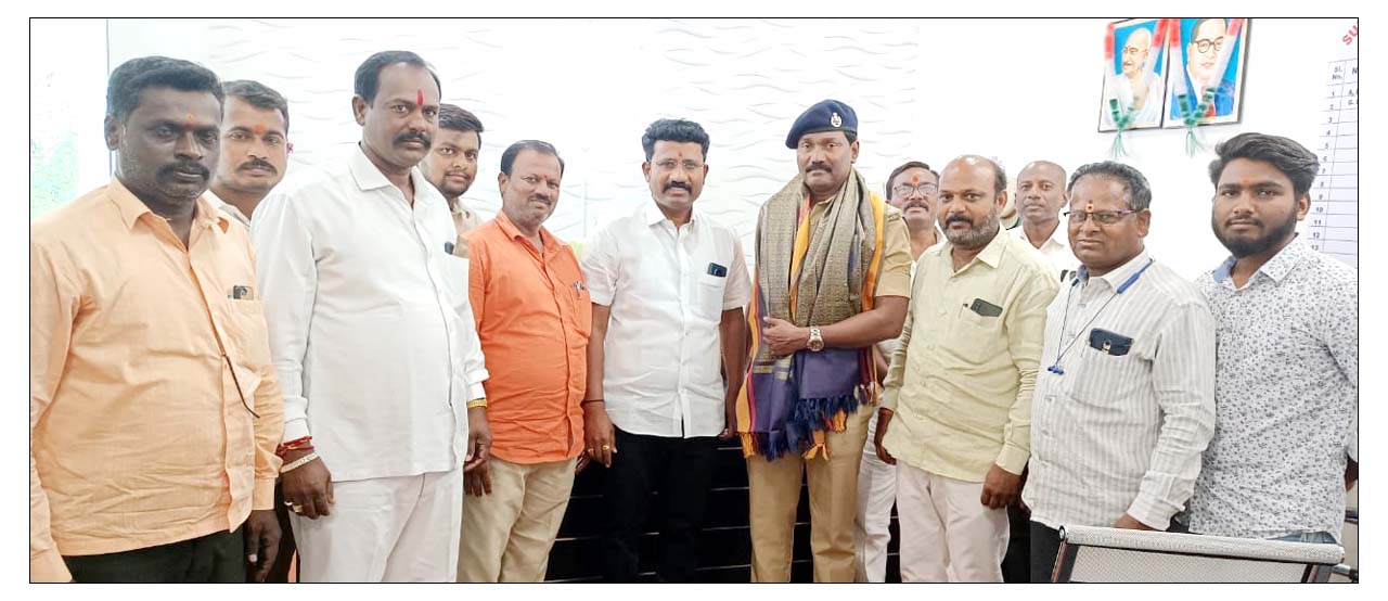 తాండూరు డీఎస్పీతో బీజేపీ నాయ‌కుల భేటి