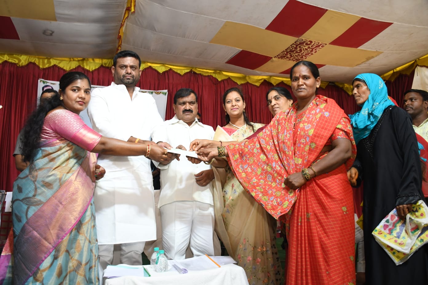 పేద‌లకు అండ‌గా తెలంగాణ స‌ర్కారు