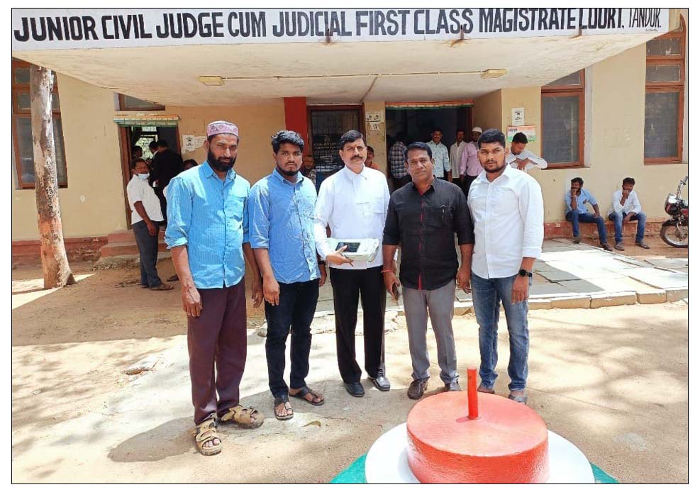 అక్రమ కేసులను భయపడేది లేదు