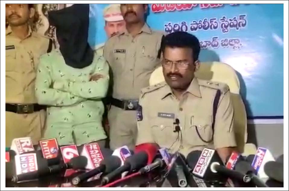 దొంగ బాబపై కేసు