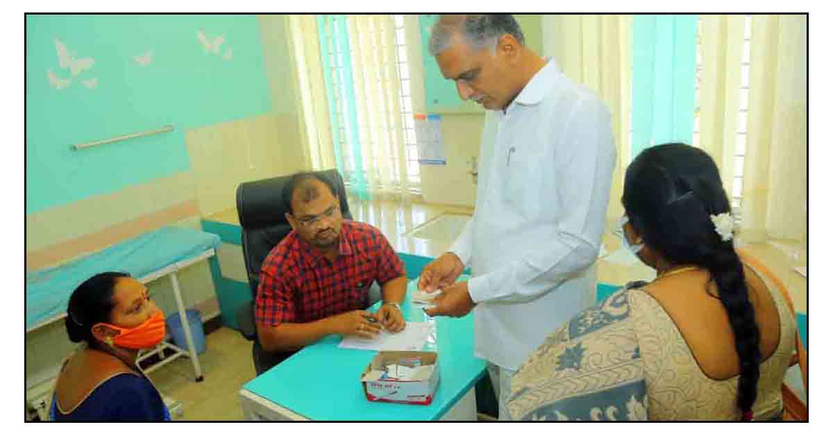 లంచగొండి వైద్యుడిపై మంత్రి హ‌రిష్ రావు వేటు