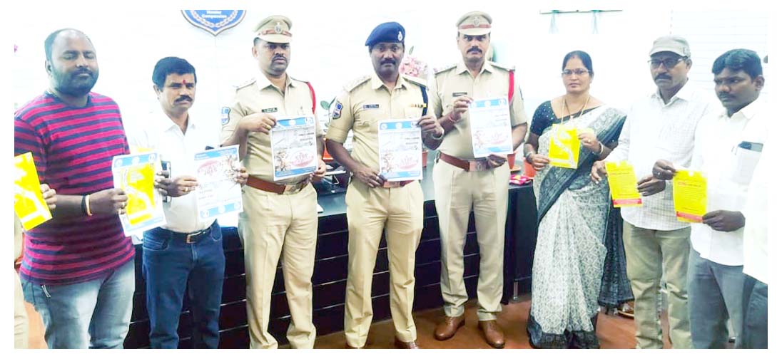 పిల్లలను పనికి కాదు బడికి పంపాలి