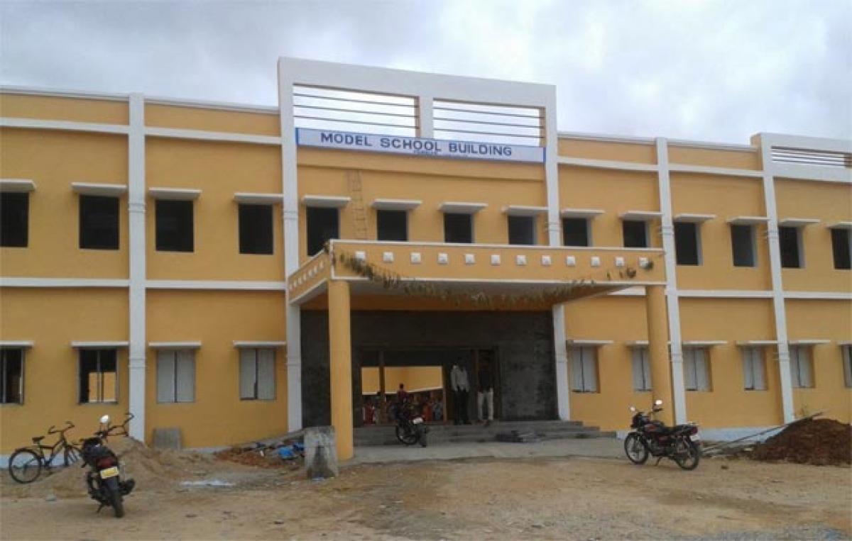 మోడల్‌ స్కూళ్లలో చేరండి..!