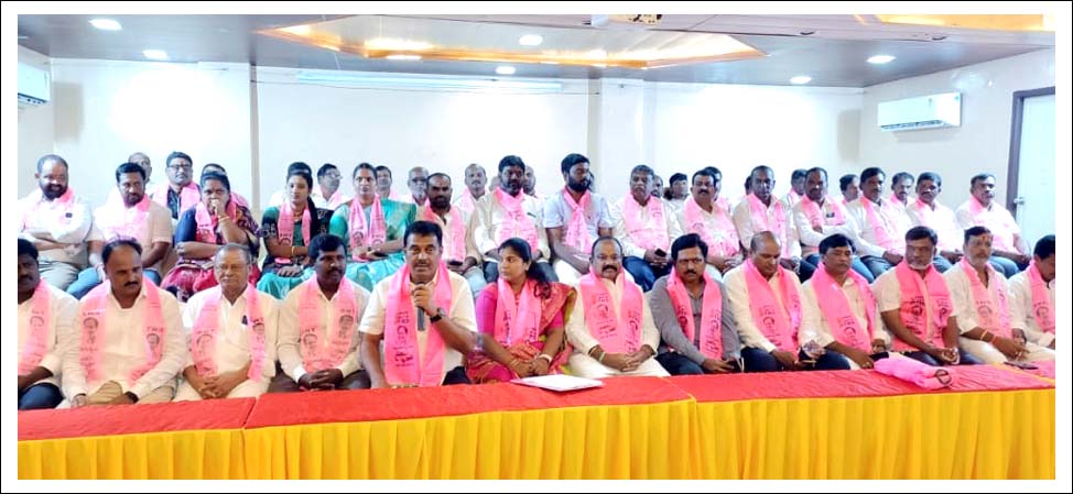 మాట విన‌కుంటే ముట్టడే..!