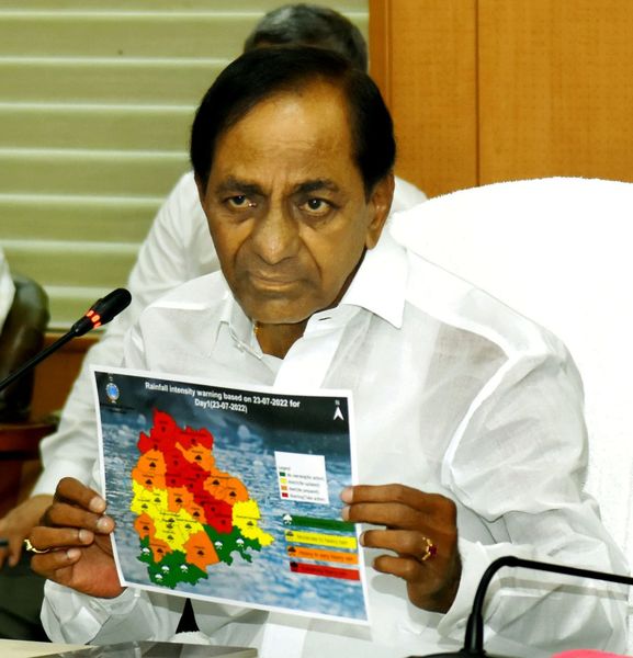 వ‌ర్షాల‌తో అప్ర‌మ‌త్తంగా ఉండాలి