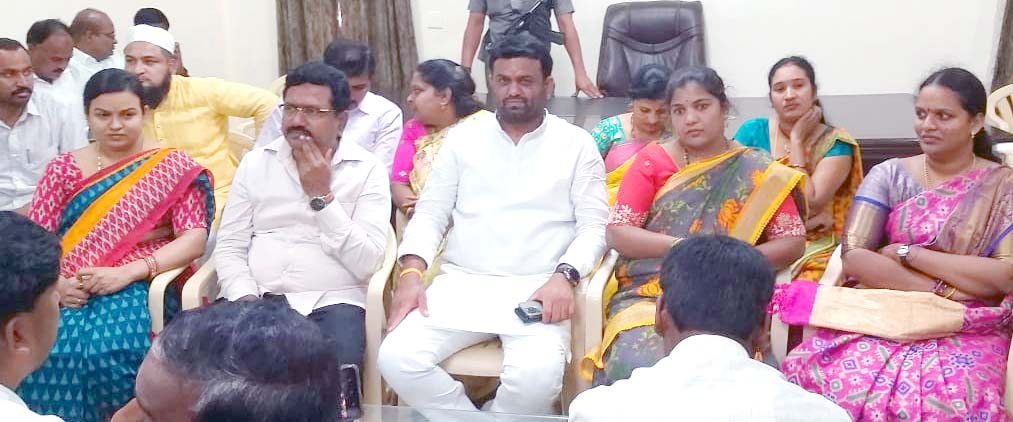 ఎమ్మెల్సీది ఇంత న‌మ్మ‌క ద్రోహమా..!