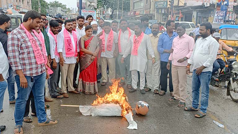 అచ్చేదిన్ అంటూ.. సచ్చేదిన్ తెచ్చింది