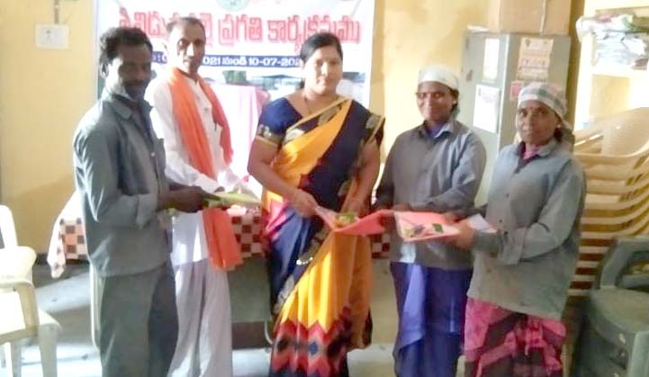 పారిశుద్ధ్య కార్మికుల‌కు స‌హ‌క‌రించాలి