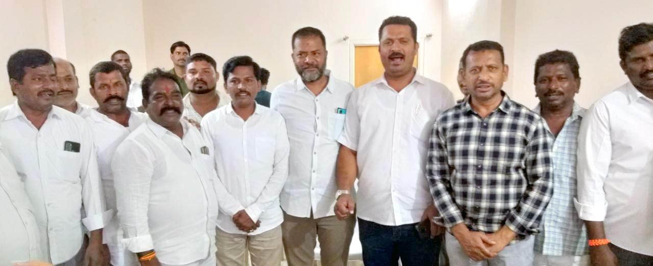 రాజుగౌడ్ ప్యాకేజీ లీడర్..!