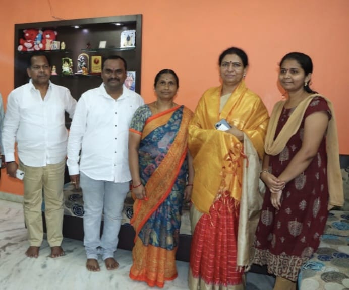 డీకే అరుణ‌కు స‌న్మానం
