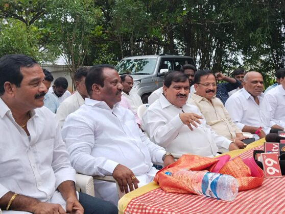 గులాబీ గెలుపు గుర్రం నేనే..!