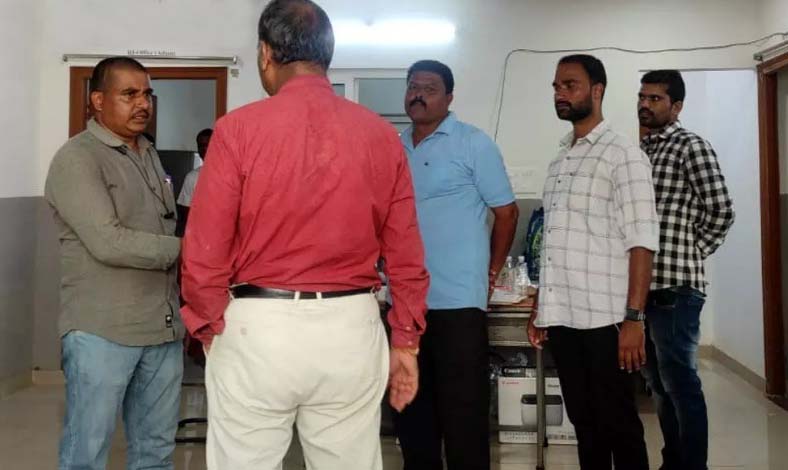 ఉద్యోగం ప‌ర్మినెంట్ చేస్తామ‌ని పాడుప‌ని