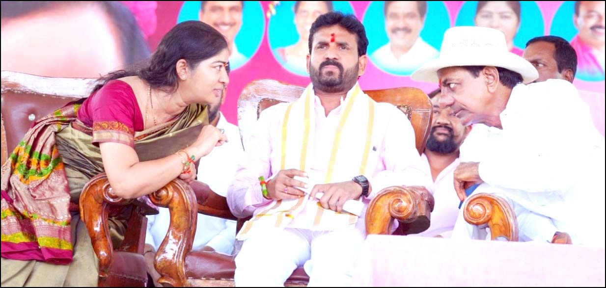 కాలేజీలను కానుకగా ఇవ్వండి