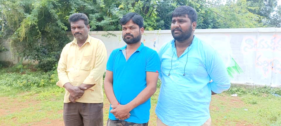 పేయింట‌ర్ల‌పై పెత్తనమా..!