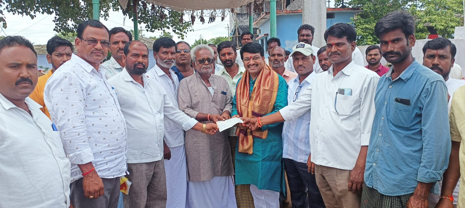 ఊపిరి పోసిన ఊరికి ఉప‌కారం