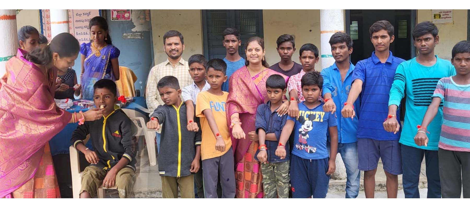 సంతోషం పంచిన స్వ‌ప్న ప‌రిమ‌ళ్