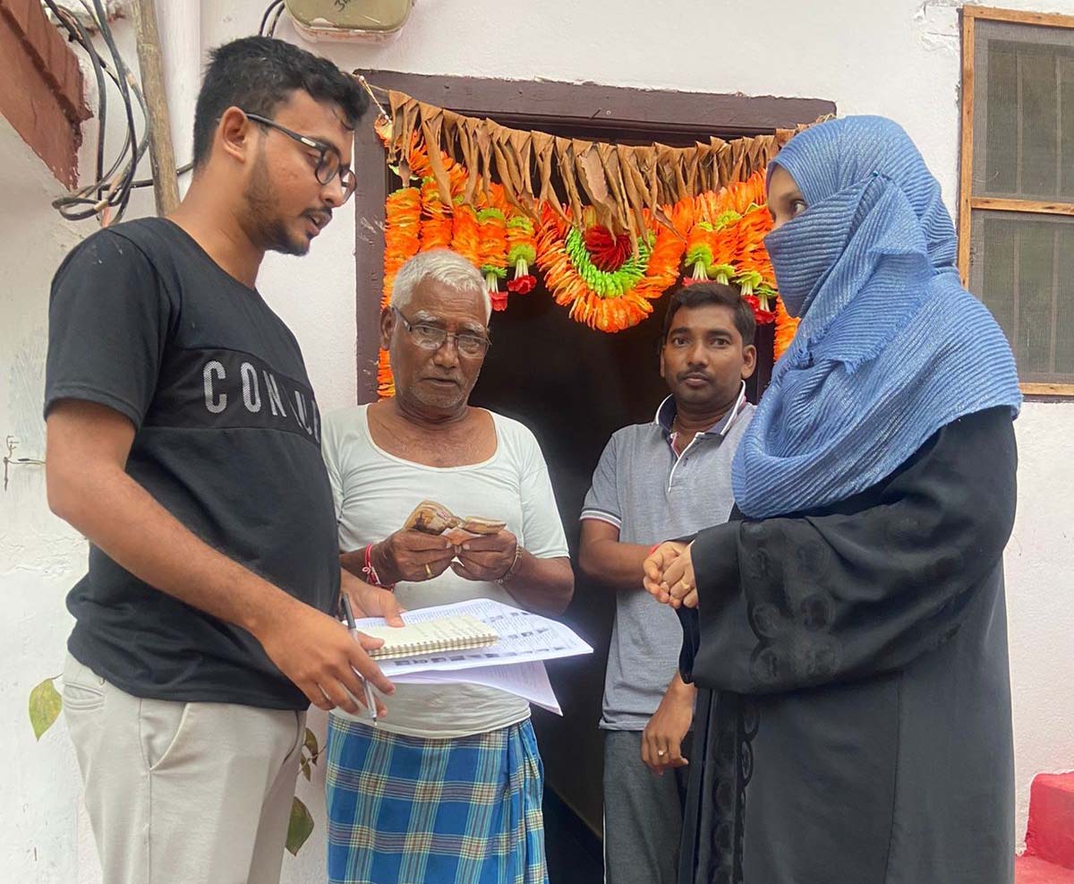 ఓటర్ కార్డుతో ఆధార్ లింక్ చేసుకోవాలి