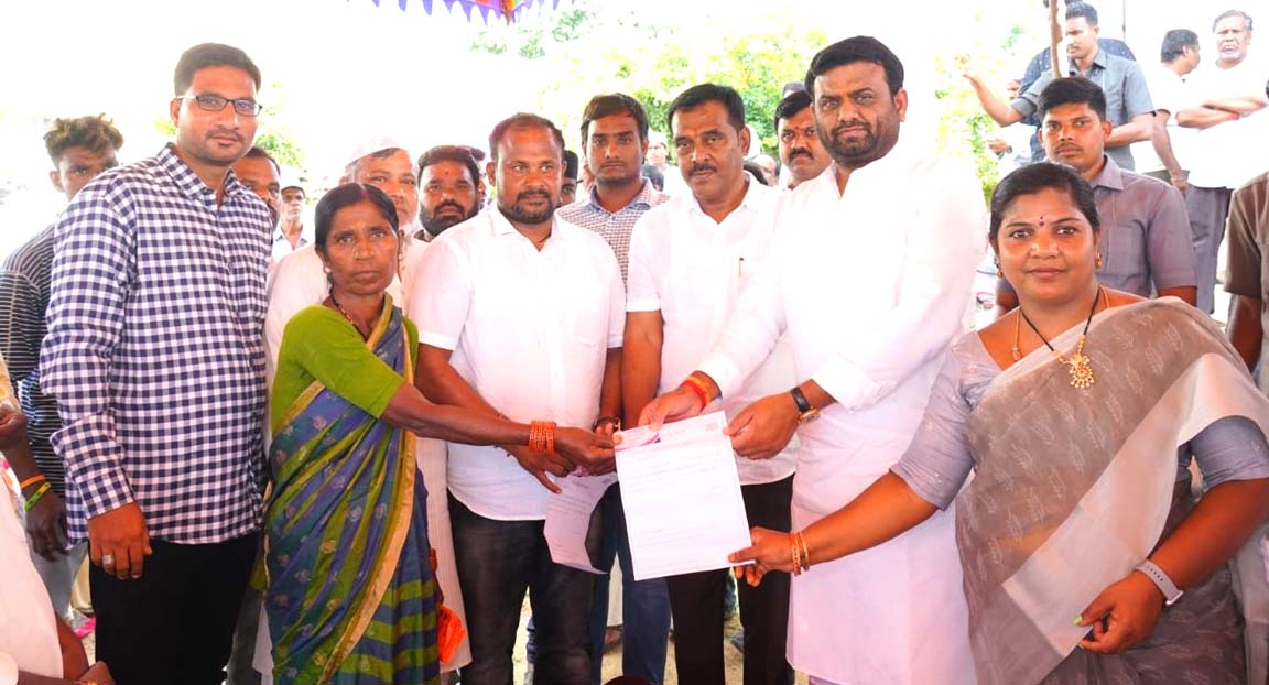 సీఎం కేసీఆర్ చొర‌వ‌తోనే పేదలకు ఆసరా