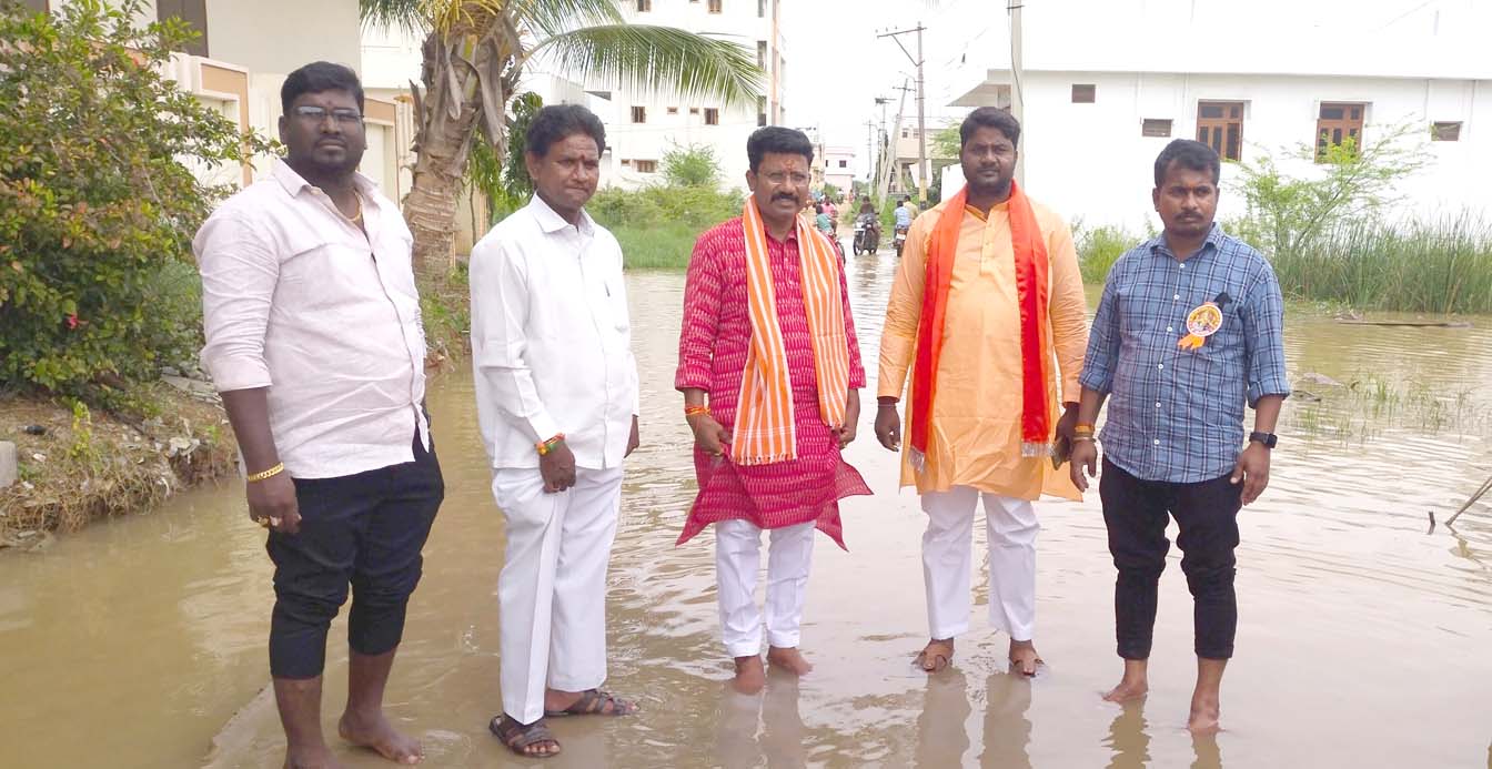చిలకవాగు కబ్జాలపై చిన్న‌చూపొద్దు..!