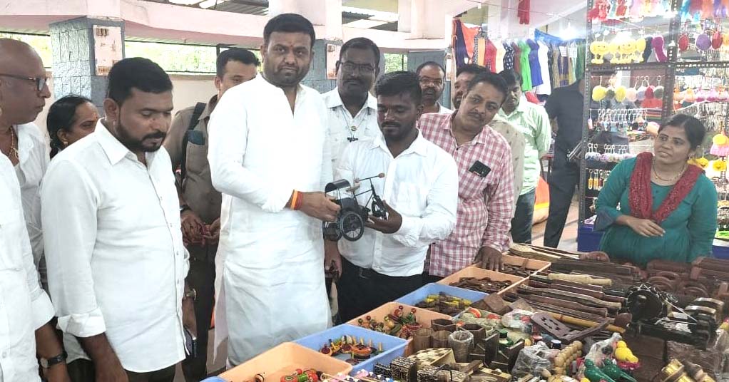 చేనేత హ‌స్త‌క‌ళ‌ల‌ను ఆద‌రిద్దాం..!