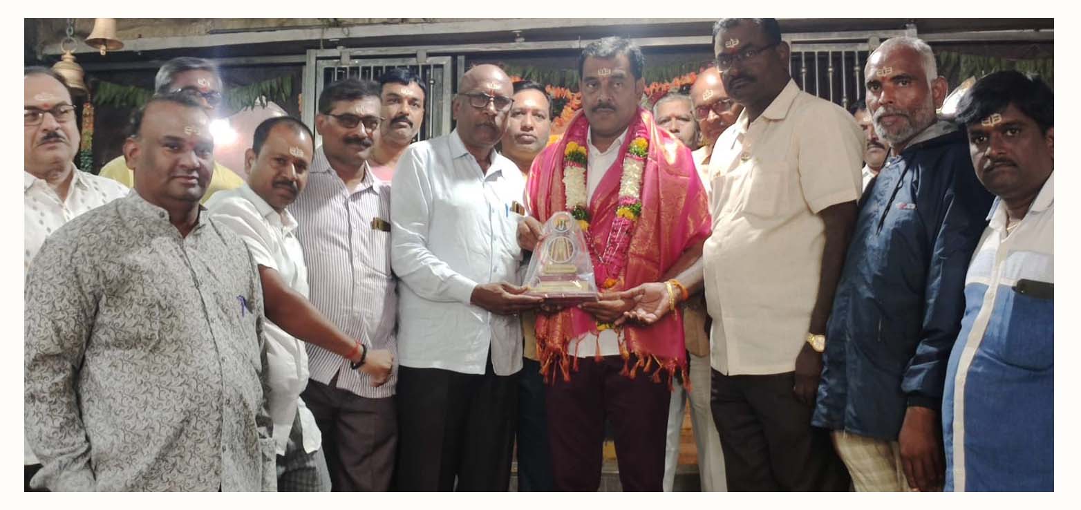 న‌గ‌రేశ్వ‌రుని స‌న్నిధిలో రాజుగౌడ్‌కు స‌న్మానం