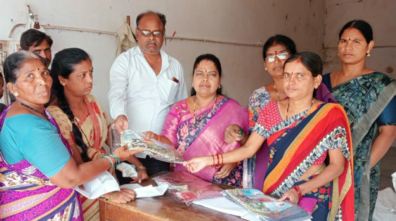 మహిళల దేవుడు సీఎం కేసీఆర్
