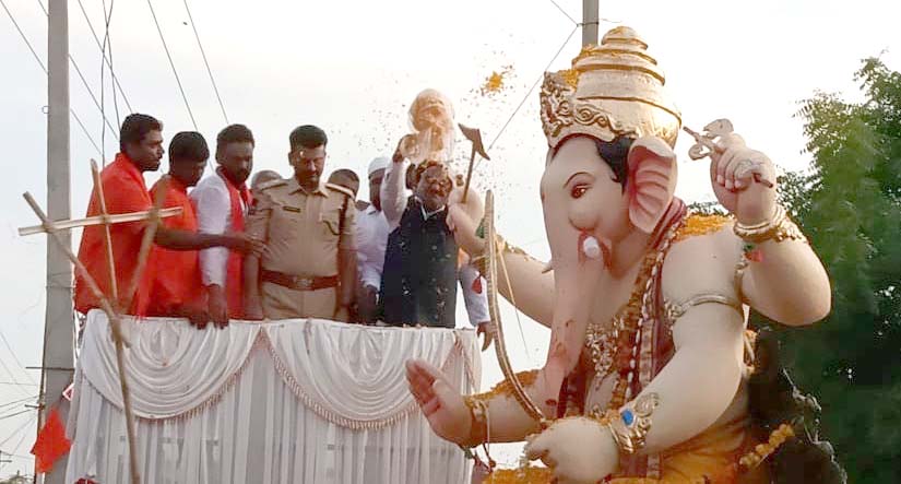 వెల్లివిరిసిన మ‌తసామ‌రస్యం