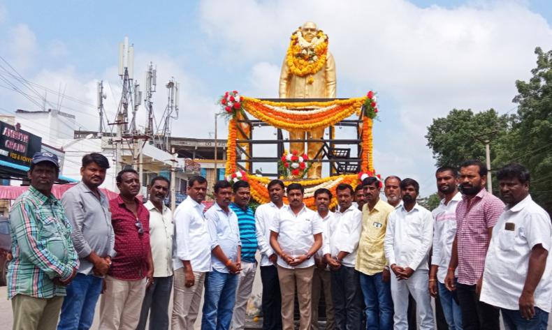మాణిక్ రావు ఆశయ సాధనకు కృషి చేయాలి