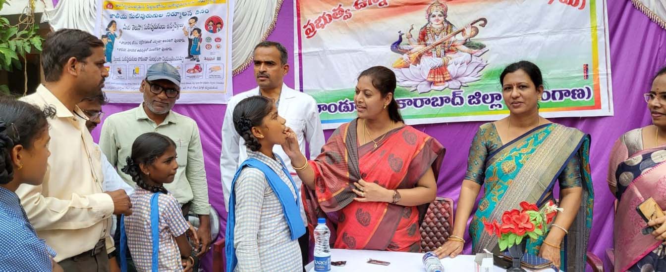 చిన్నారులకు నులిపురుగుల మాత్రలు వేయించాలి