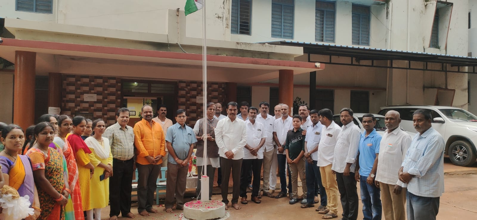 మ‌హ‌నీయుల త్యాగాలు మ‌రువ‌లేనివి