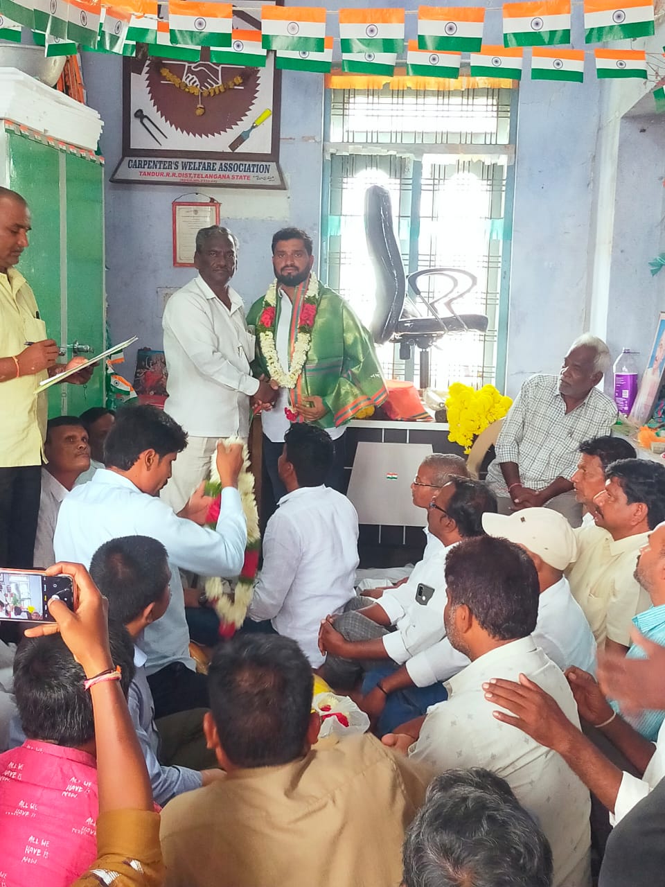 కార్పెంటర్ వెల్పేర్ అసోసియేషన్ నూత‌న అధ్యక్షులుగా ఈర్షాద్