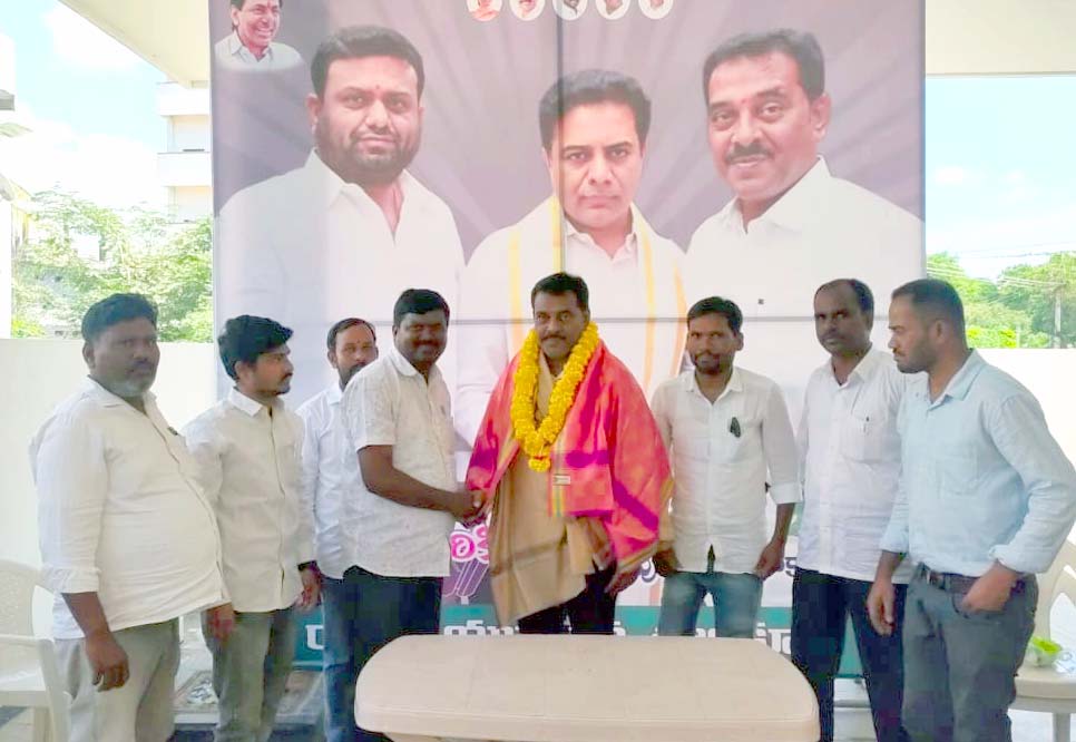 గ్రంథాలయాల అభివృద్ధికి కృషి