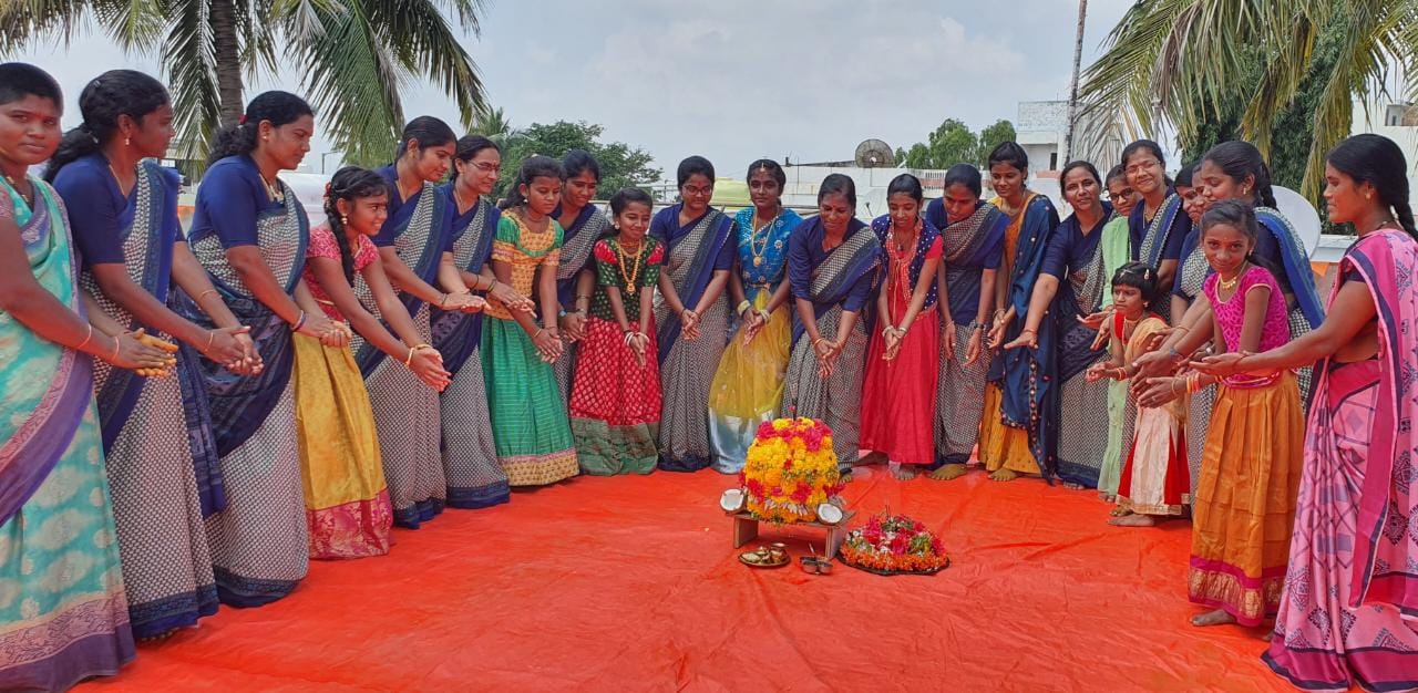 వైభవంగా బతుకమ్మ ఉత్సవాలు