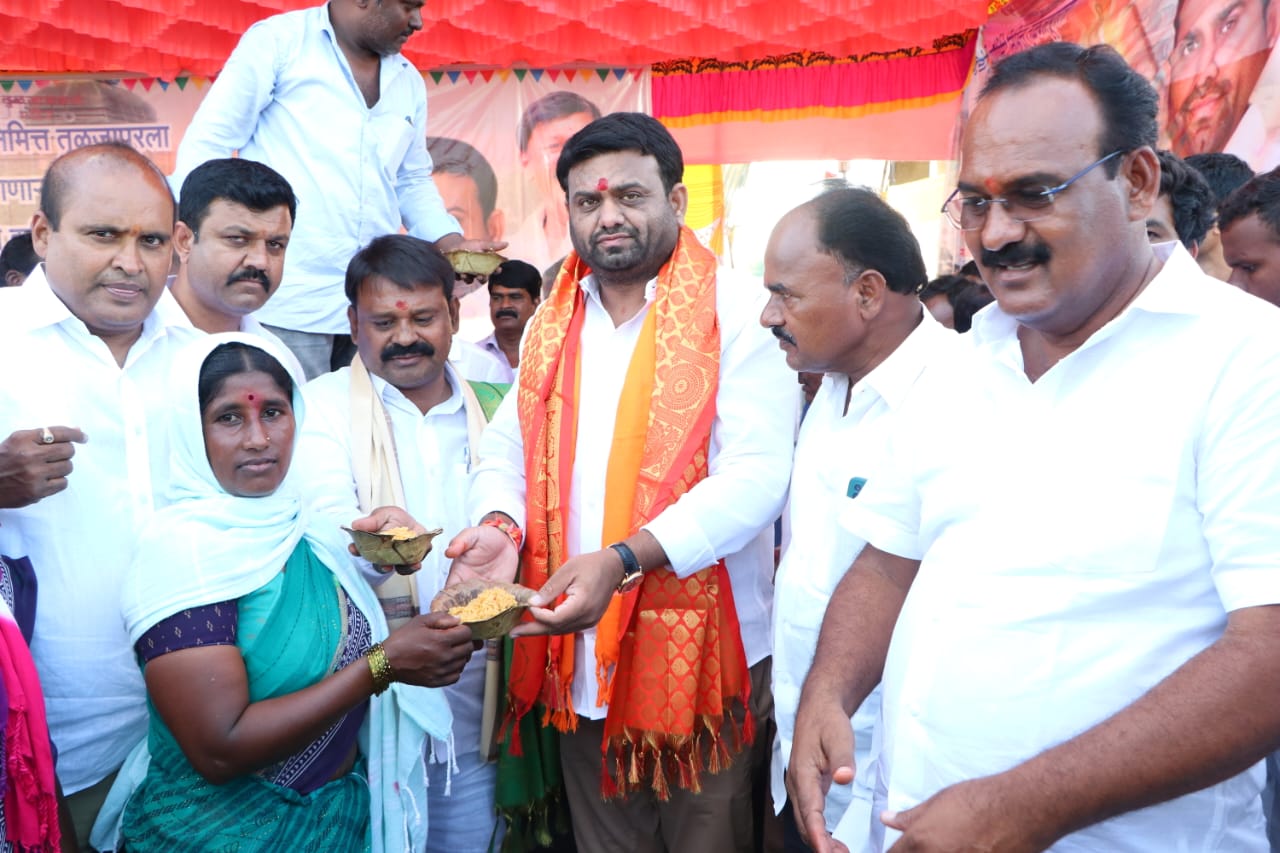 తుల్జాపూర్ భక్తుల సేవలో పైలెట్