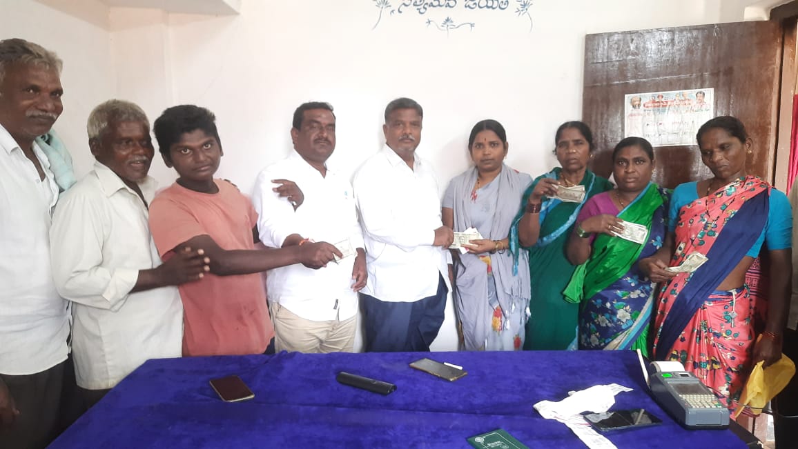 పేదల పాలిట దేవుడు సీఎం కేసీఆర్