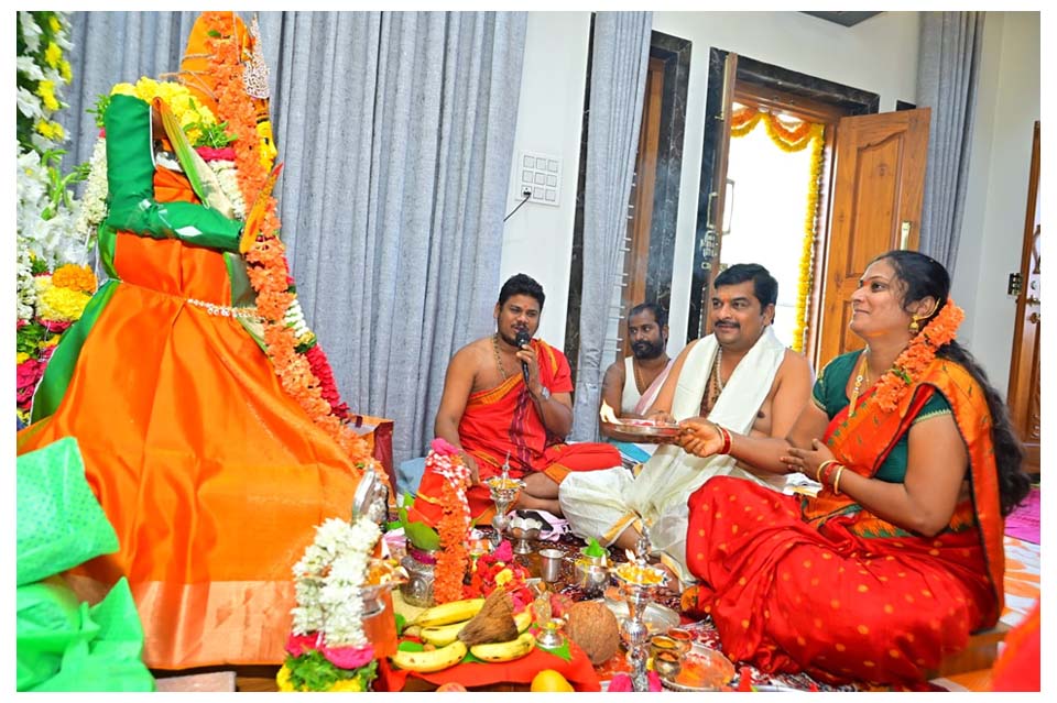 వైభవంగా వైభవలక్ష్మీ పూజ