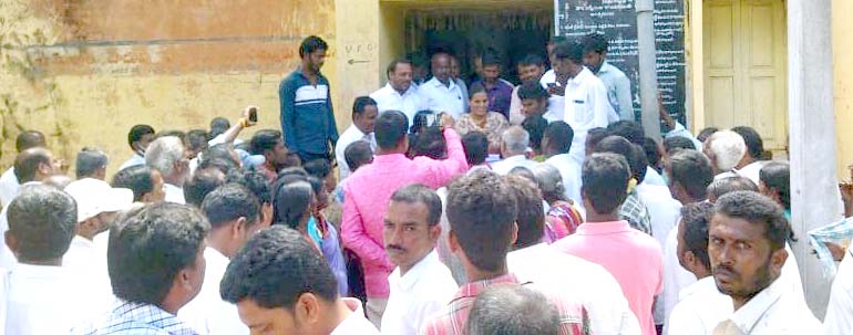 భూ అక్రమ కేసులను పరిష్కరించాలి